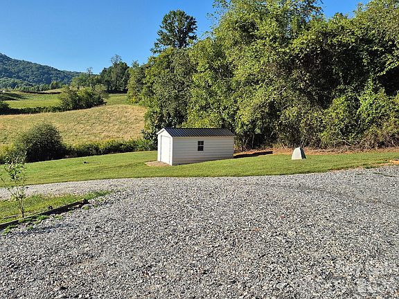 4th image of 245 Potato Branch Rd