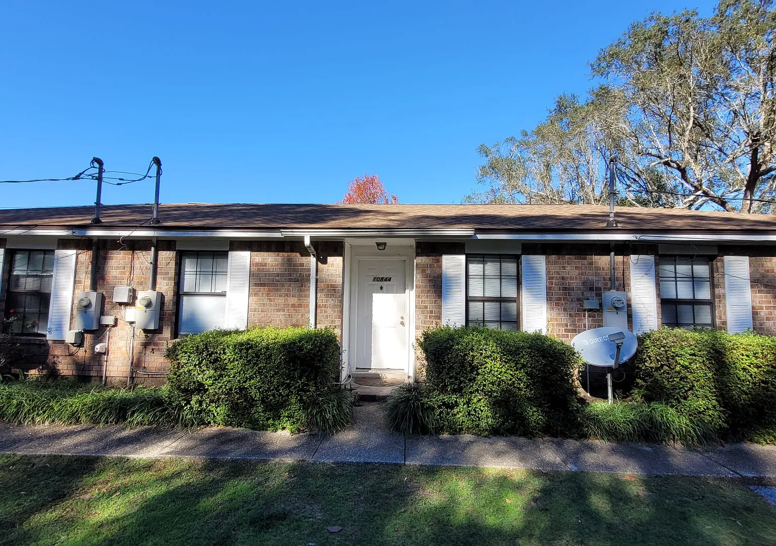 2 Bedroom 1 Bath Duplex for Rent! Trash & Lawn Care Included! — Photo 1