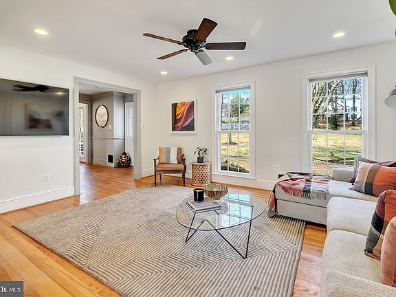 3rd image of 15709 Bondy Ln