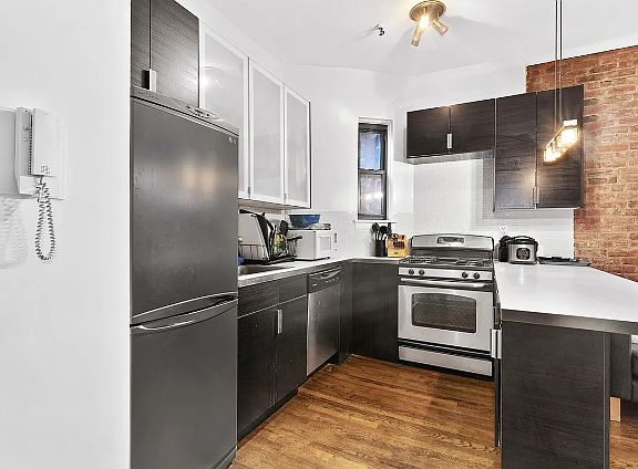 2nd image of 235 E 51st St APT 3A