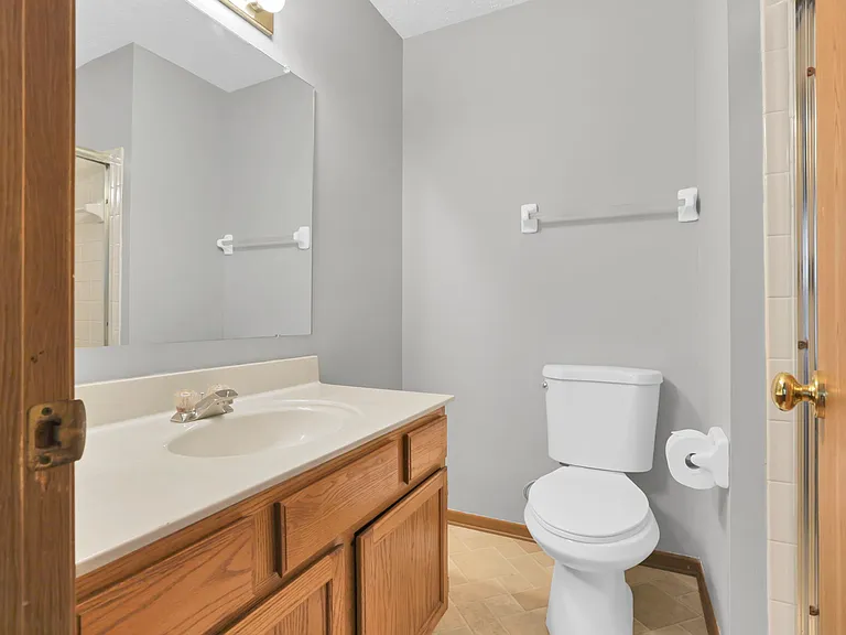 933 Briaro St — Photo 26