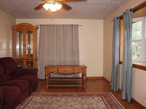 2nd image of 808 Wisteria Dr