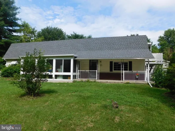 1043 Locke Mills Rd, Milroy, PA 17063