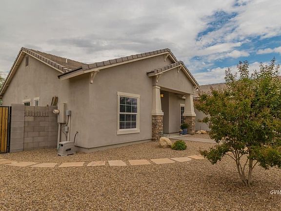 3rd image of 708 S Aspen Ln