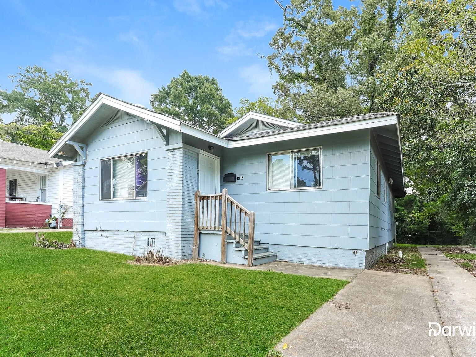 3 bed, 1.0 bath, 1850 sqft, $1,075 — Photo 2