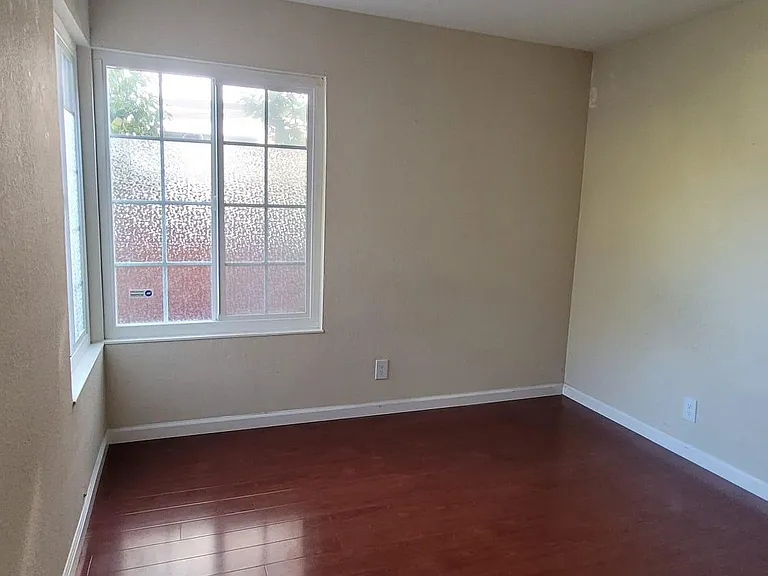 5084 Crandallwood Dr — Photo 6