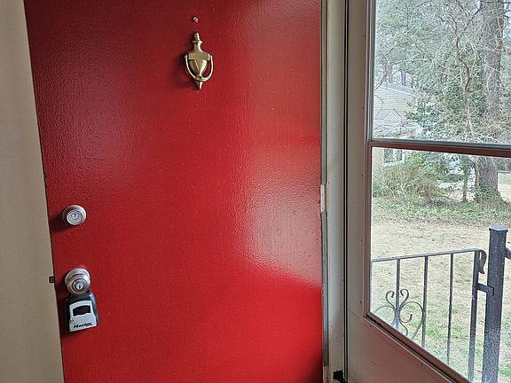 2nd image of 100 Kathryn Ct