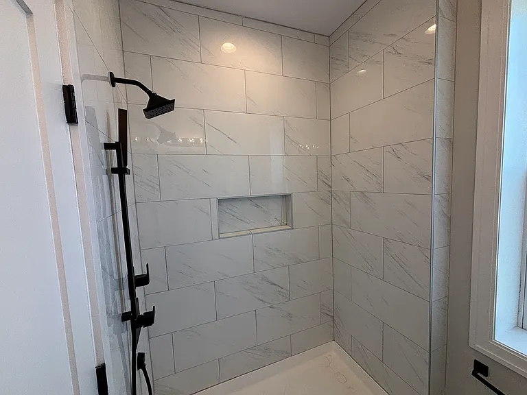100 Deer Park Ave #3 — Photo 21