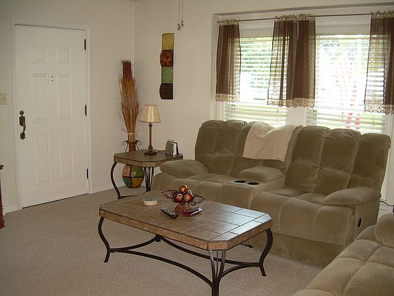 2nd image of 168 E Rosewood Ave