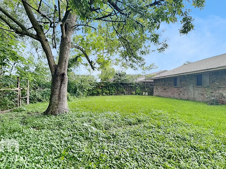 4523 Bayou Vista Dr — Photo 14