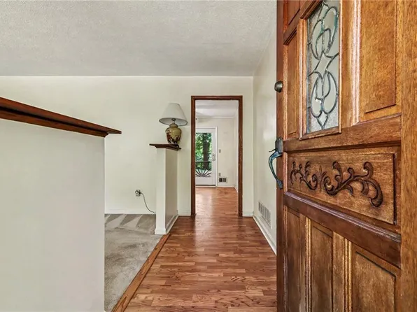 1136 Creekdale Dr, Clarkston, GA 30021