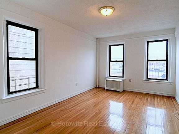 3rd image of 3206 29th St APT 5A