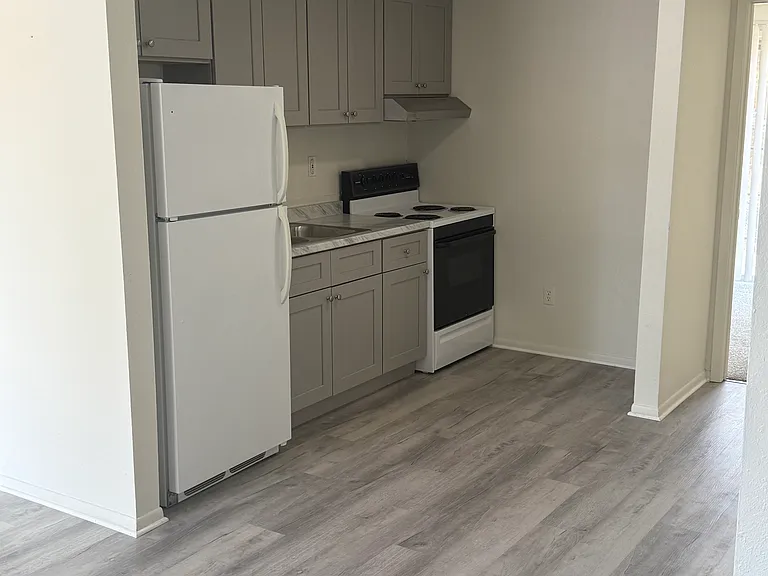 1411 Ulysses St #6 — Photo 4
