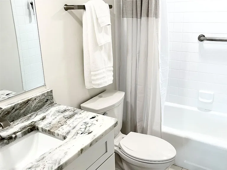 40 NE Plantation Rd #410 — Photo 5