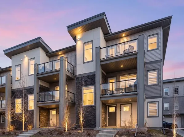 132 E Spring Creek Cmn SW, Calgary, AB T3H 6E2