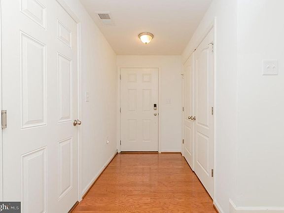 Floor Level - Hallway