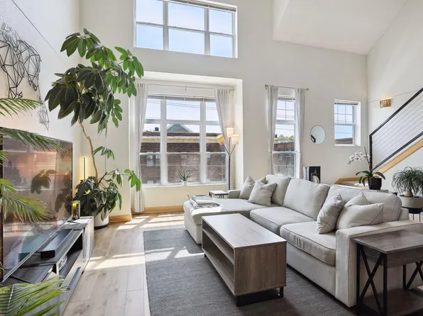 308 E 18th St APT 302, Minneapolis, MN 55404