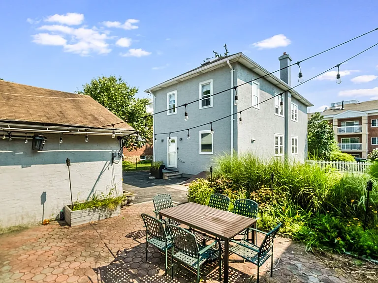 57 Circuit Ave — Photo 23
