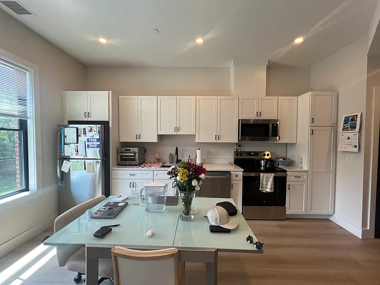 198 Albion St #204 — Photo 3