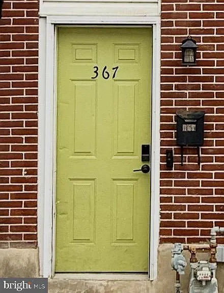 367 E Hector St — Photo 1