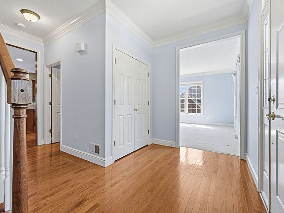 2nd image of 112 Ontario Ct