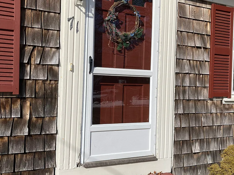 Front entry way.