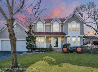 4 Robby Dr, Ocean, NJ 07755