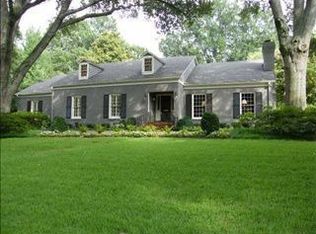 210 S Grove Park Rd, Memphis, TN 38117