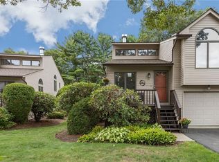 84 Cardinal Dr, North Kingstown, RI 02852