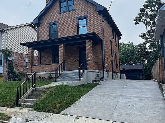 3rd image of 2710 Hackberry St