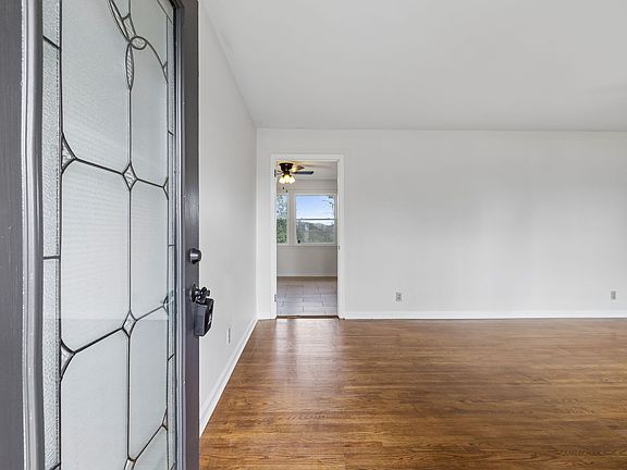 2nd image of 913 Branch Rd