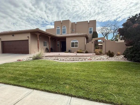 8512 Vina Del Sol Dr NE, Albuquerque, NM 87122