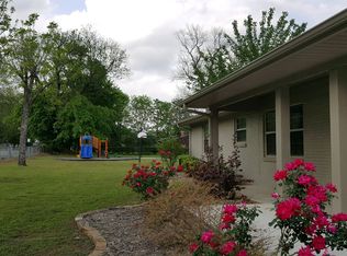 812 N 2nd St APT 2, Ozark, AR 72949