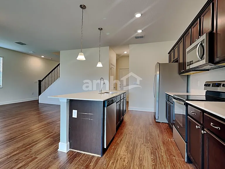 1017 Walden Pond Dr — Photo 3