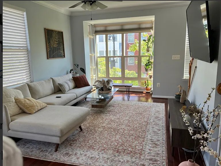 122 Lloyd St — Photo 1