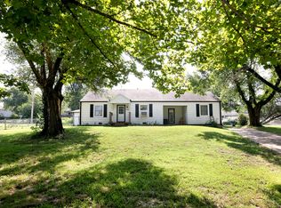 546 W Hubble Dr, Marshfield, MO 65706