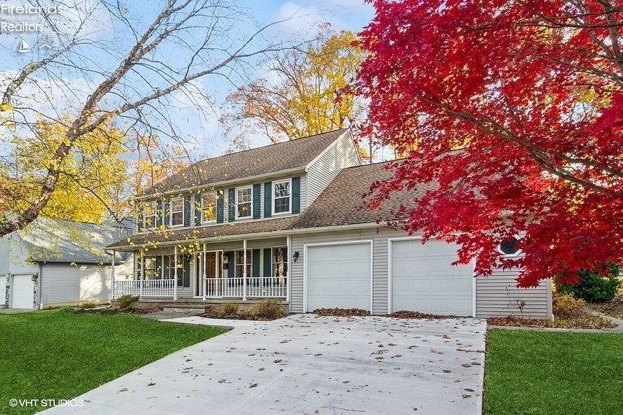 1st image of 707 Foxwood Dr