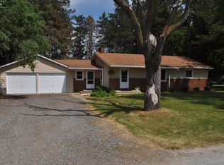 233 Hyatt Ln, Linden, MI