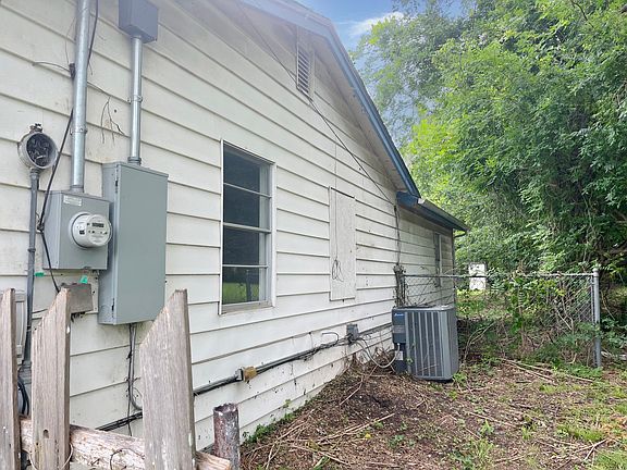3rd image of 1305 N Brents Ave