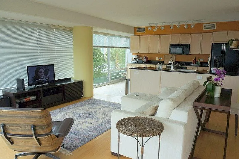 3 bed, 1680 sqft, $4,850 — Photo 3