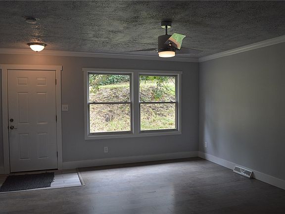 3rd image of 1568 Highland Ave