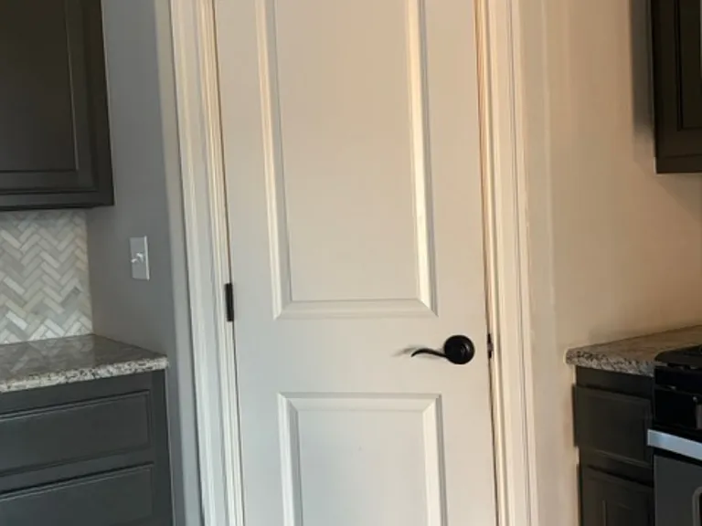 635 Meadows Cir — Photo 16