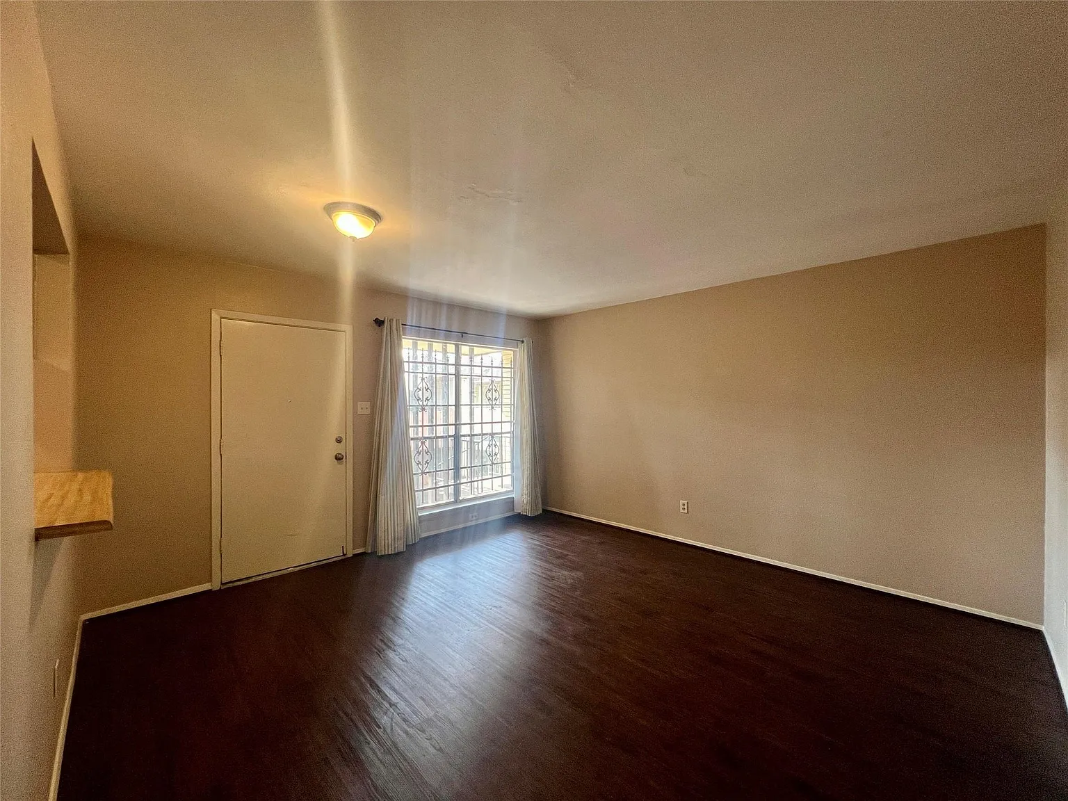 1 bed, 1.0 bath, 651 sqft, $850 — Photo 4