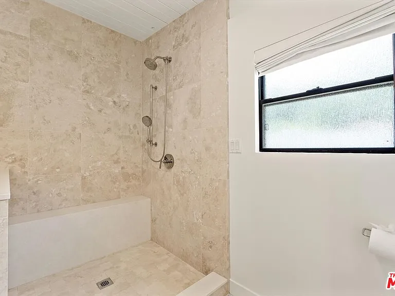 4950 Marmol Dr — Photo 26