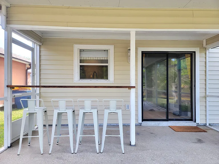 Cove Landing Dr — Photo 16