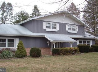 1111 Saradana Rd, Harrisburg, PA 17112