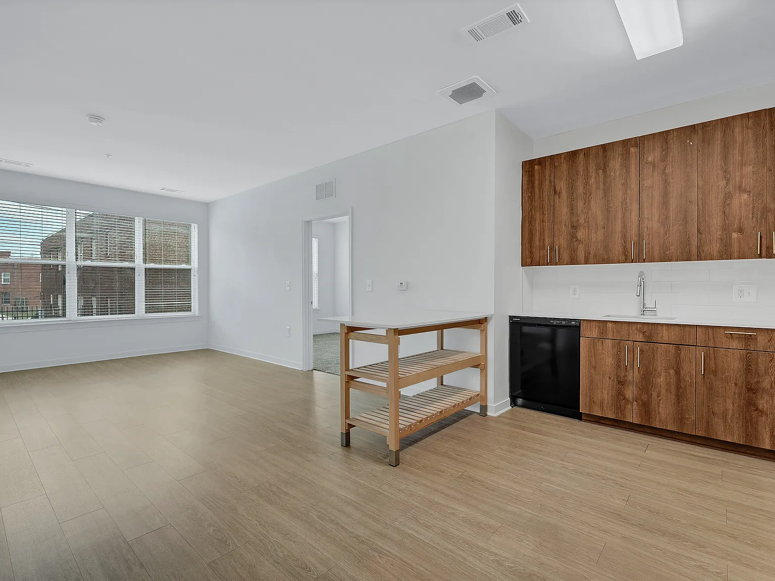 Solstice Apartments — Photo 4