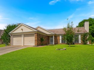 4306 Emerson Dr, Grand Prairie, TX 75052