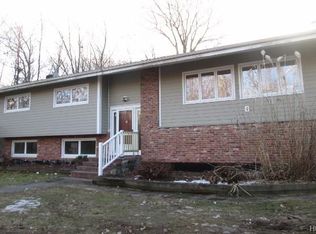 118 S Quaker Hill Rd, Pawling, NY 12564