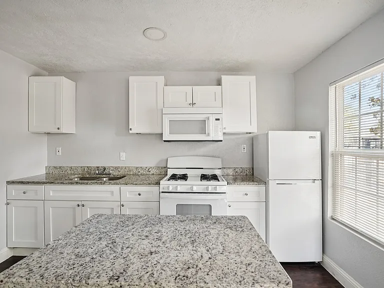 Sycamore Creek Apartments — Photo 4
